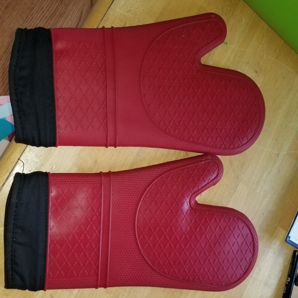 Red Silicon Oven/ Grill Mitts